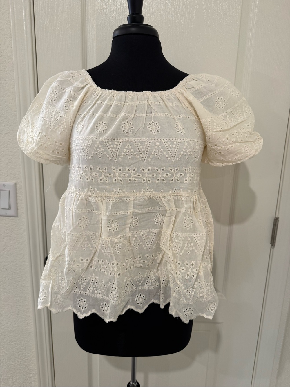 Eyelet Puff Sleeve Blouse - Cream